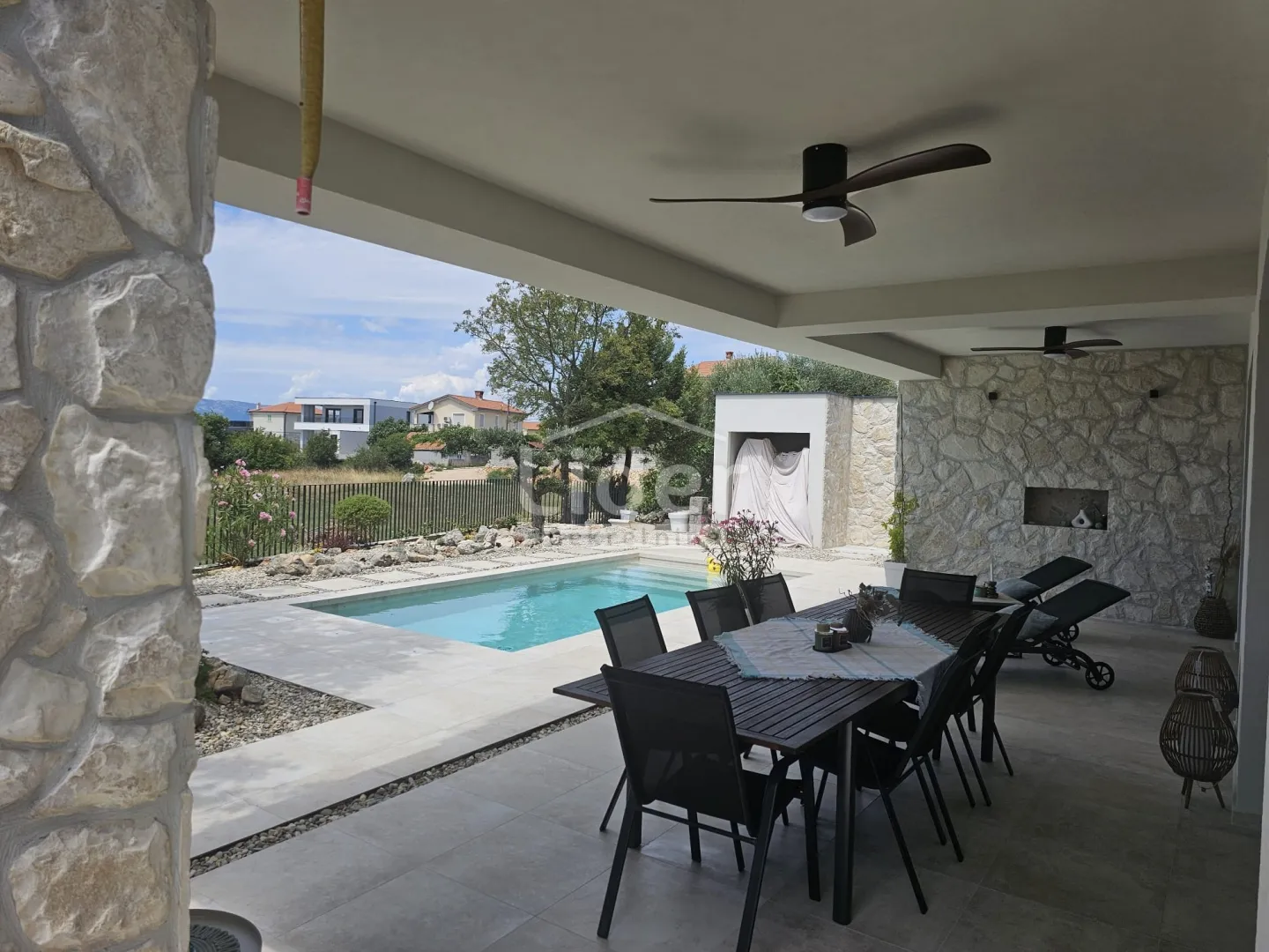 krk – moderna kuća 170 m², bazen - slika 2