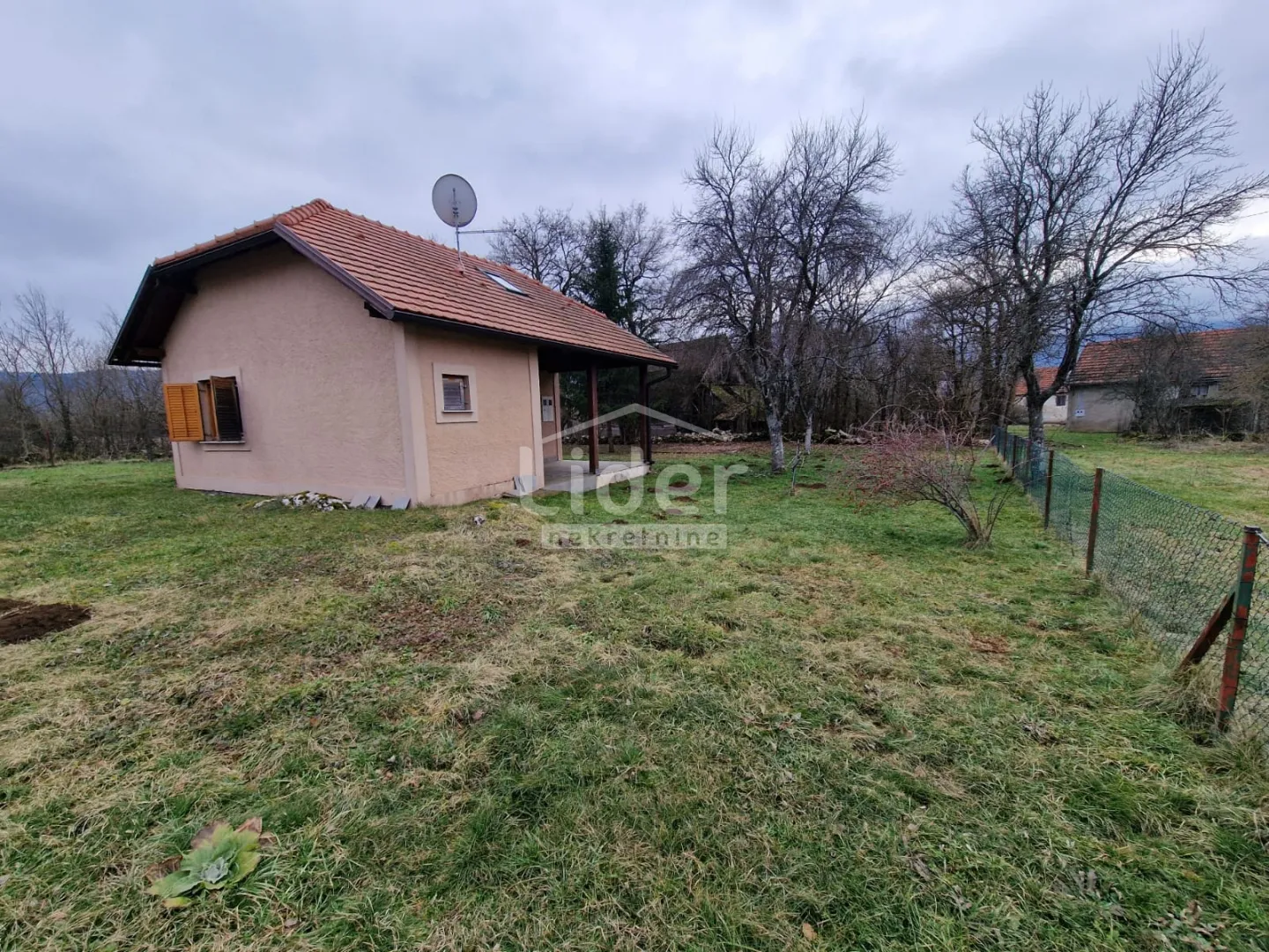 sinac, otočac, gacka, kuća vikendica s vinogradom - slika 5