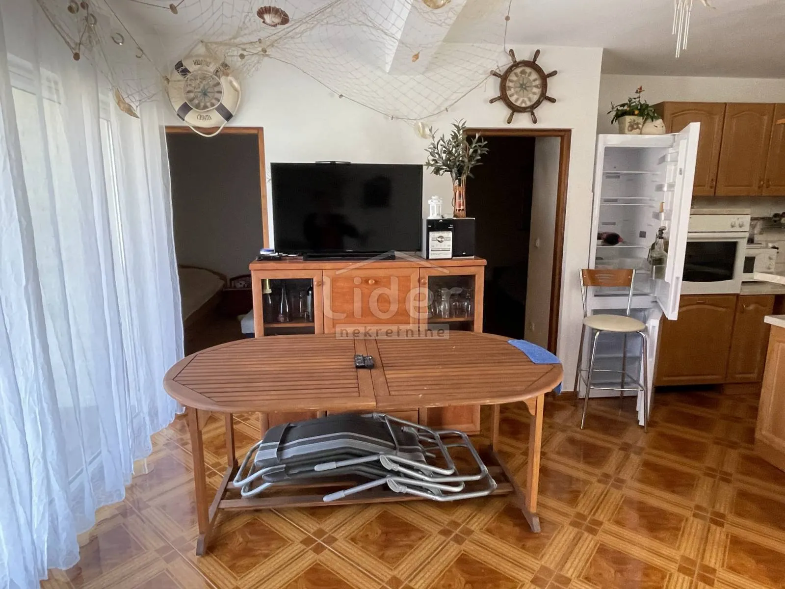 kuća sa 3 stana na samo 150m od mora - slika 23