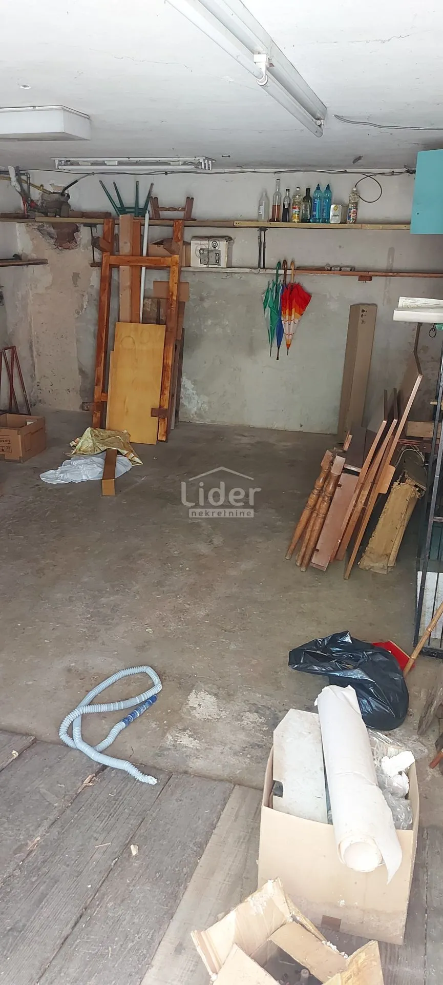 kozala kuća na odličnoj lokaciji - slika 17