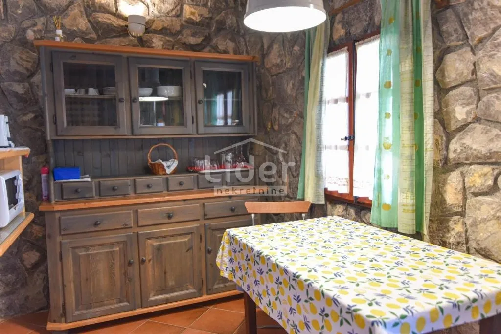 opatija garsonijera blizu plaže, terasa, 100m od mora - slika 7