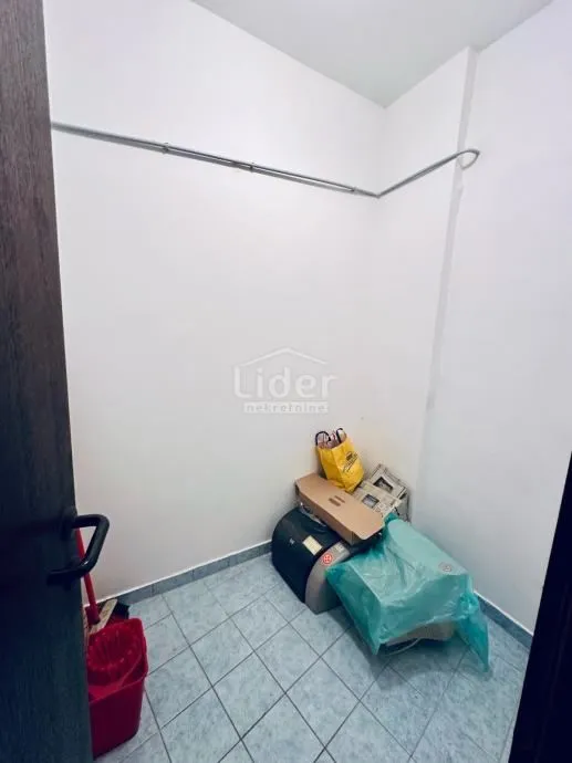 poslovni prostor centar, 3 kancelarije - slika 10