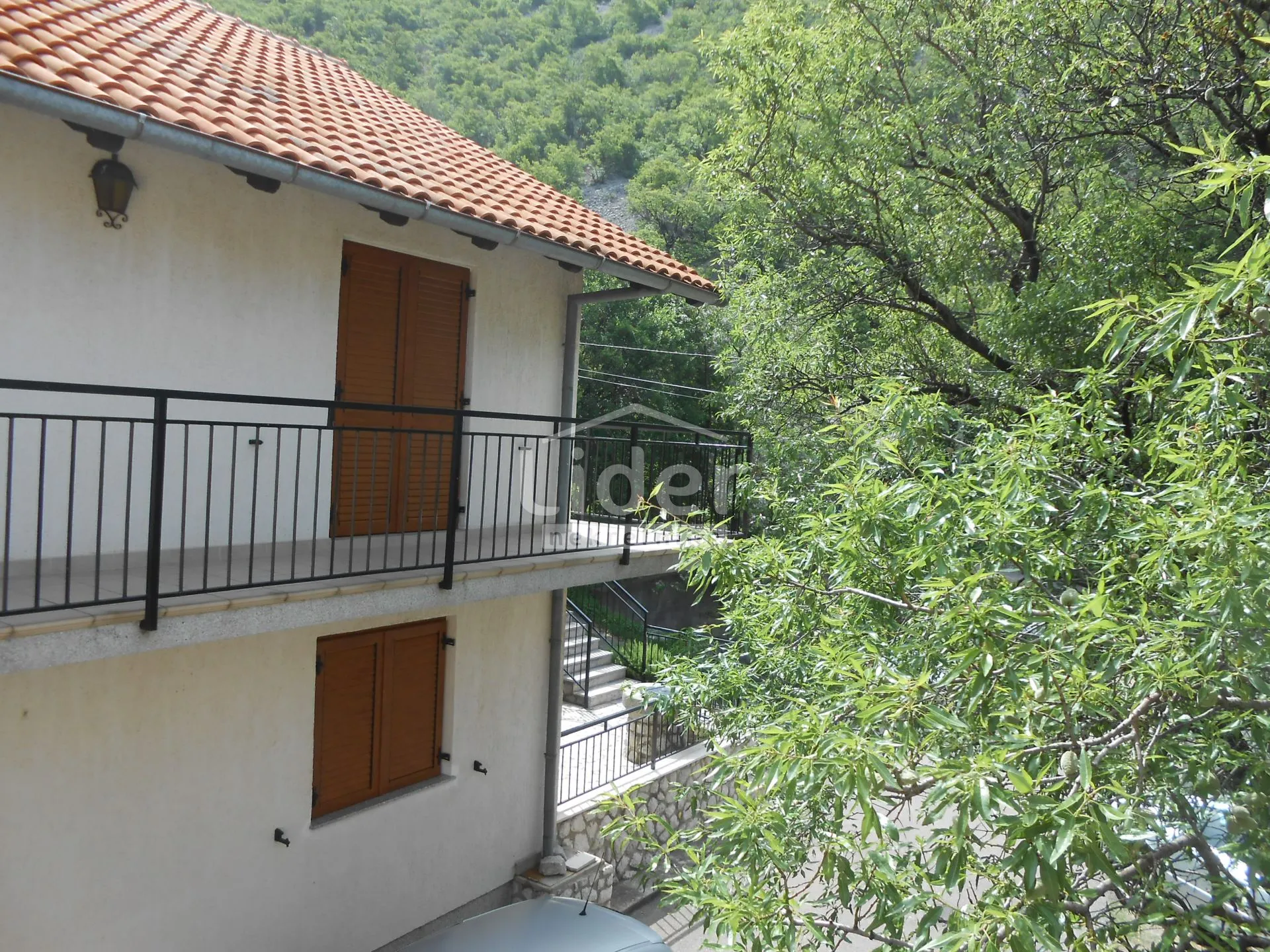 bunica kuća s okućnicom i pogledom na more - slika 26