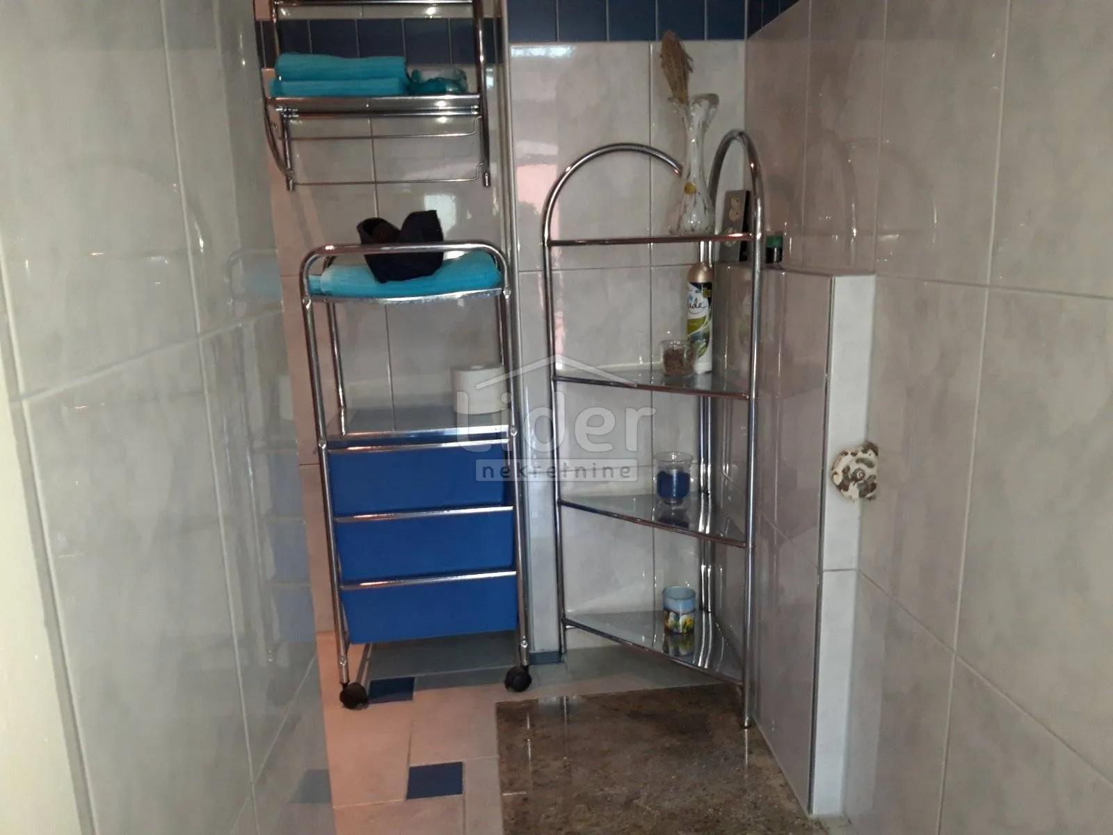 kuća škurinje, 250m2 - slika 14
