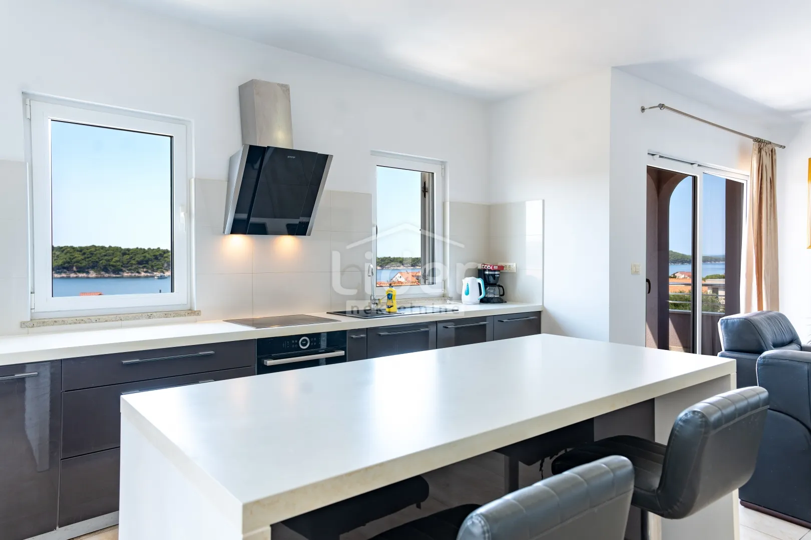 rab, barbat, apartman 150 m2 s prekrasnim pogledom - slika 3