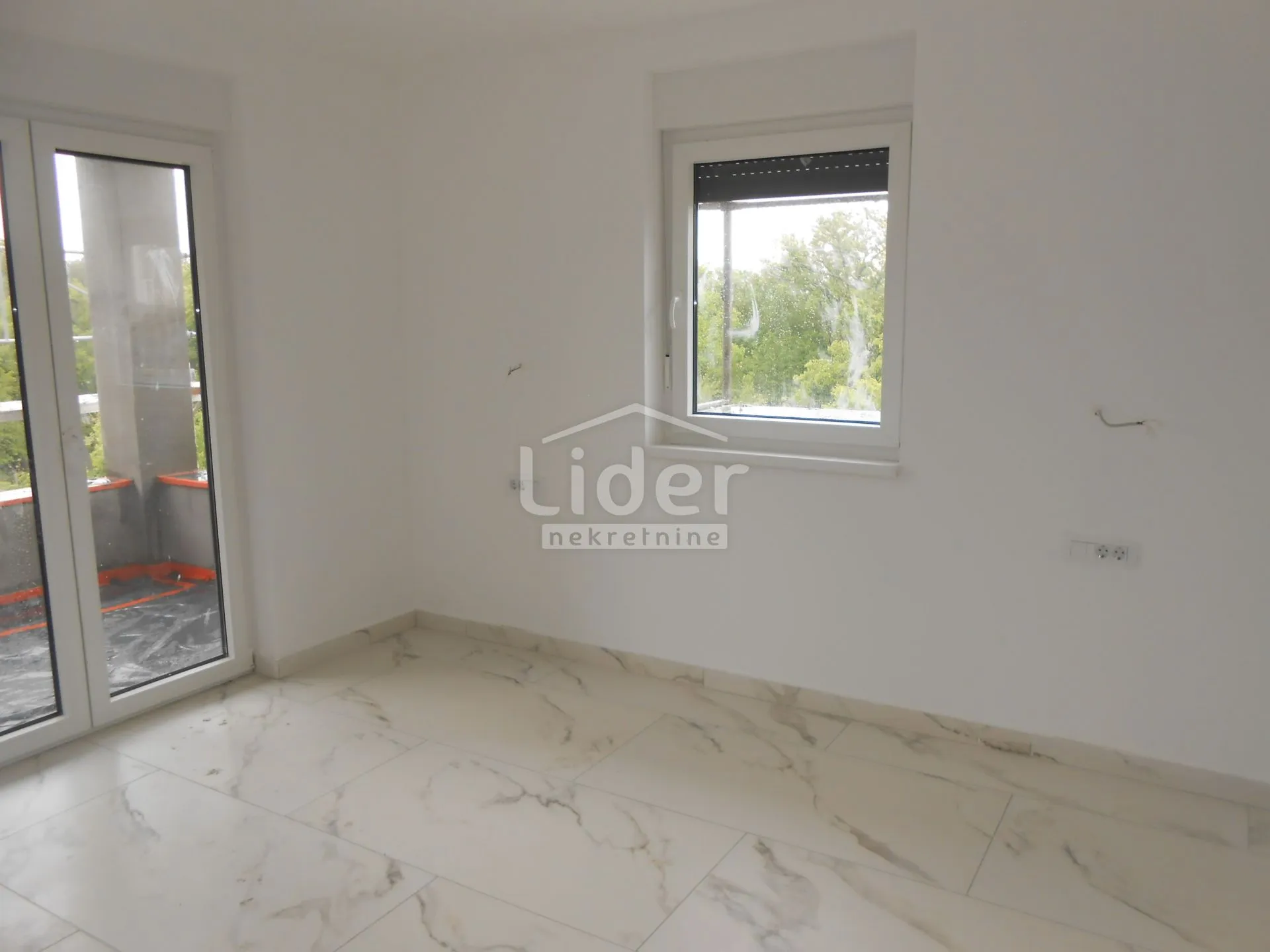 hlapa (otok krk) novi apartman s 2 lođe - slika 3