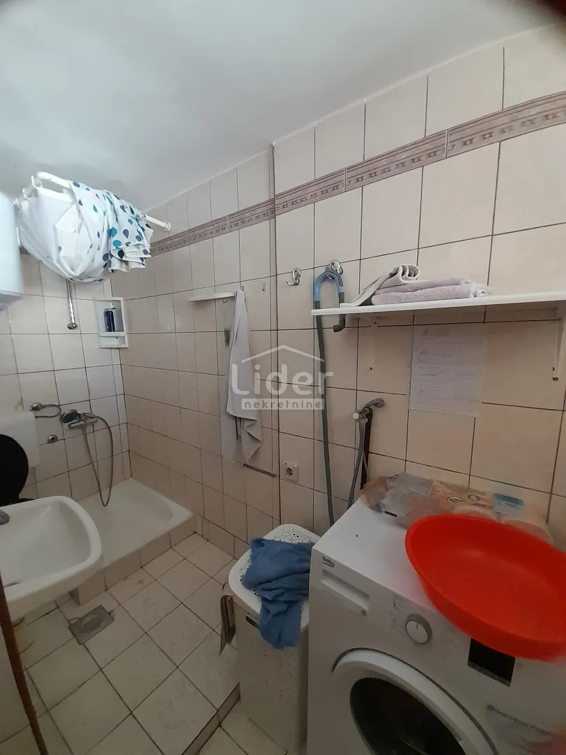 mali lošinj- stan u centru 90m2 - slika 11