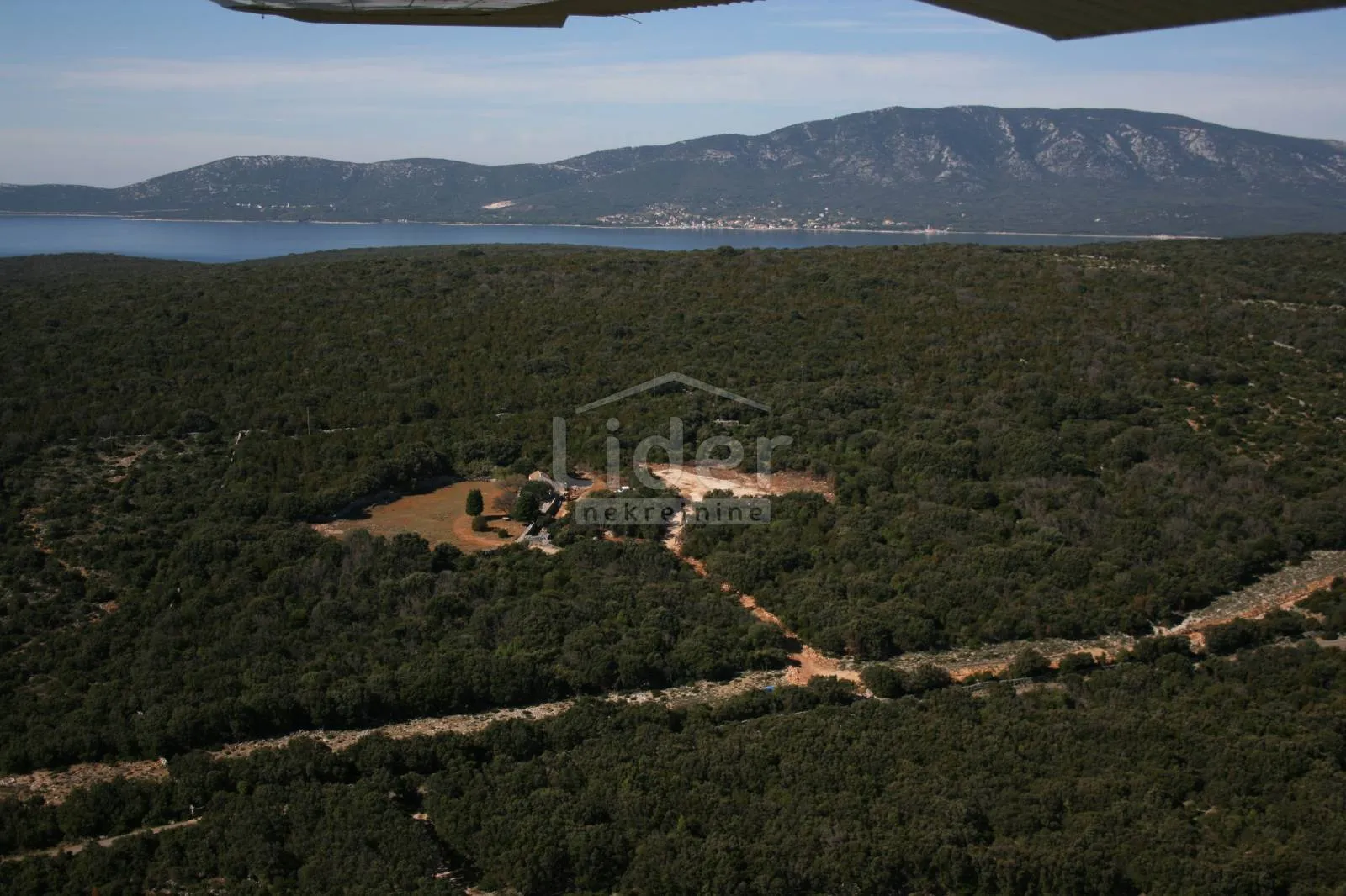samostojeća kuća mali lošinj 60m2, zemljište 76.000m2 - slika 12