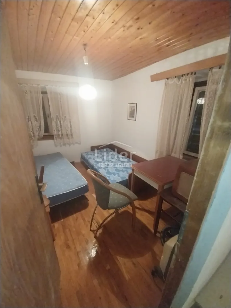 pag, centar, kuća 212 m2, 250.000 € - slika 3