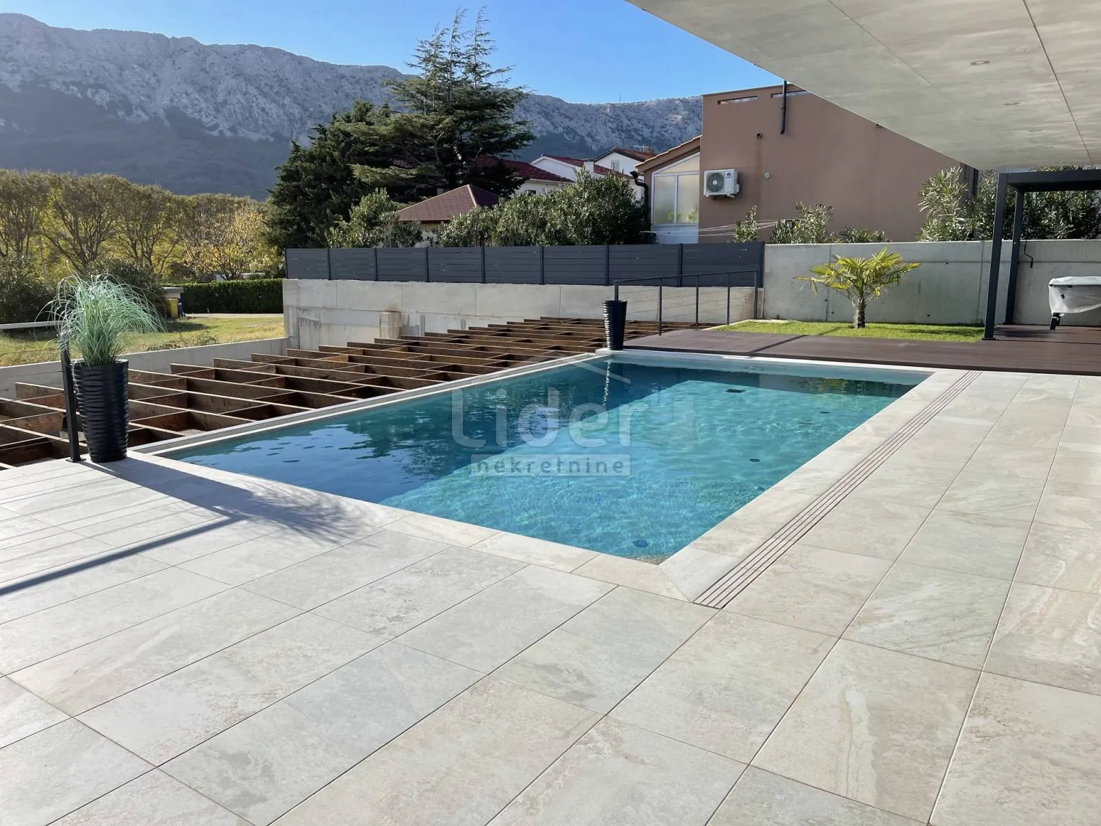 otok krk, baška, dizajnerska urbana vila s bazenom - slika 39