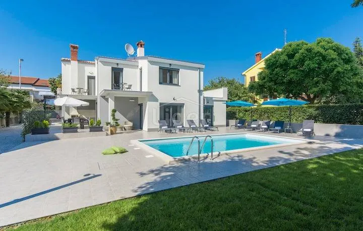 villa u poreču, 300 metara od poznatih plaža - slika 9