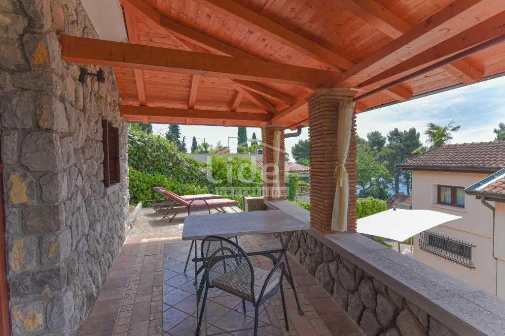 opatija garsonijera blizu plaže, terasa, 100m od mora - slika 13