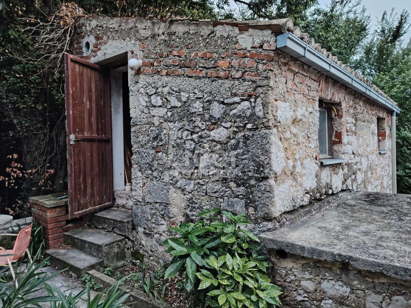 grižane dvije kamene kuće i kućica u mirnom okruženju - slika 24
