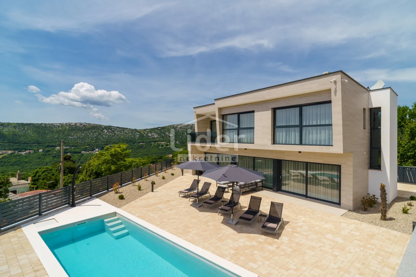 bribir vila s bazenom, novogradnja - slika 2