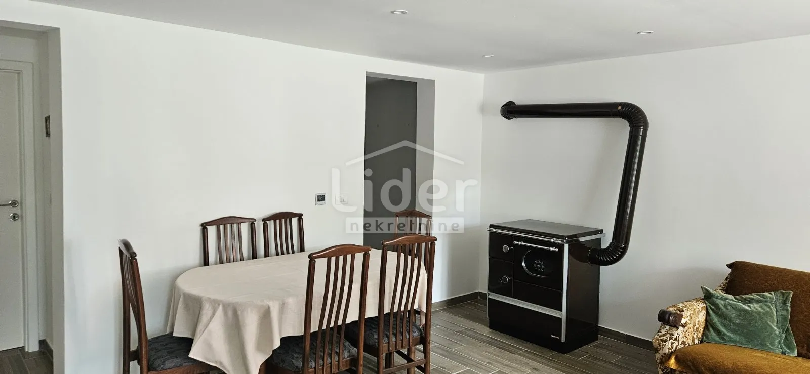 fužine - dvosoban stan 65 m2 - slika 2