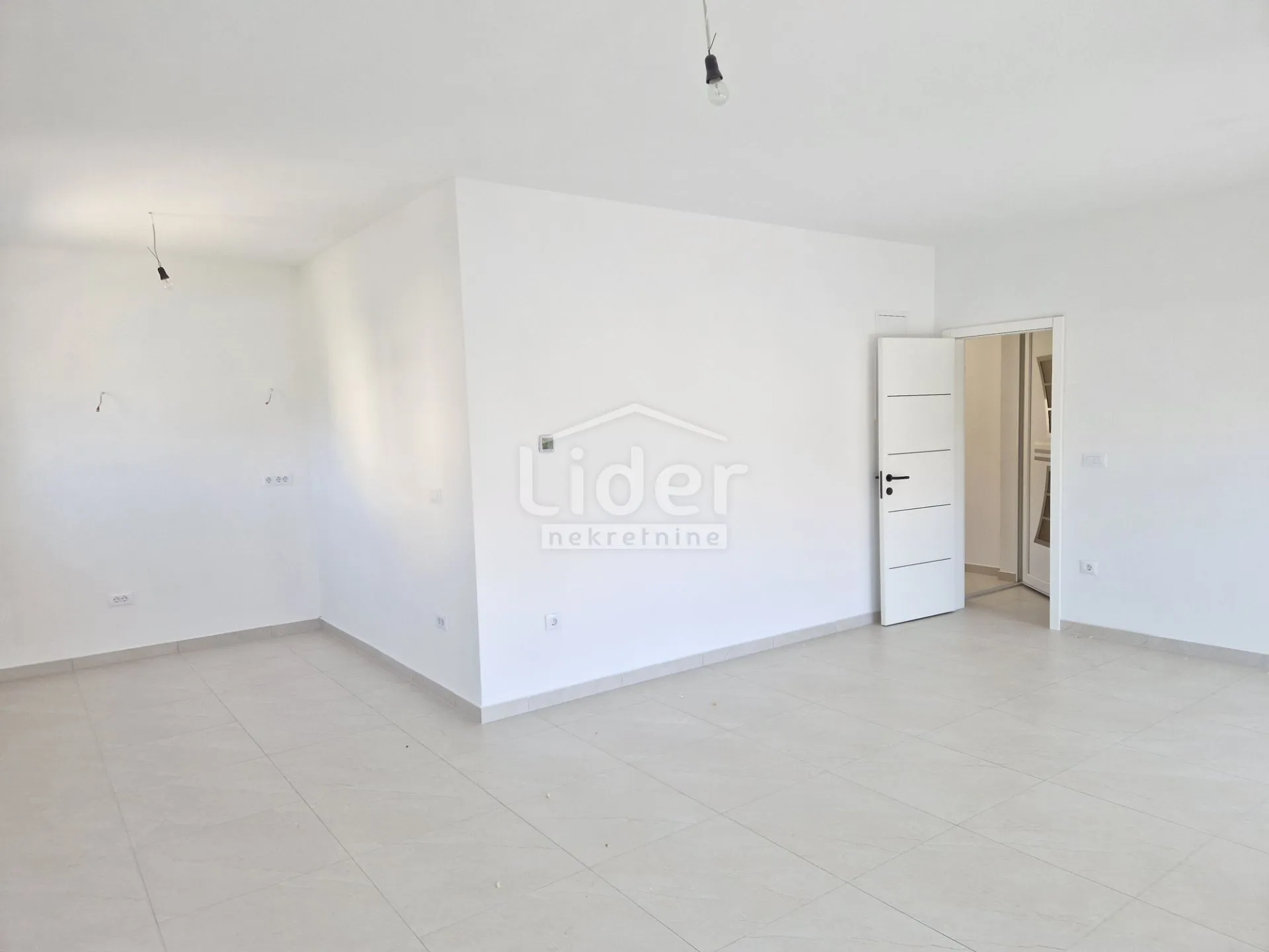 apartman u novogradnji u banjolu - slika 7