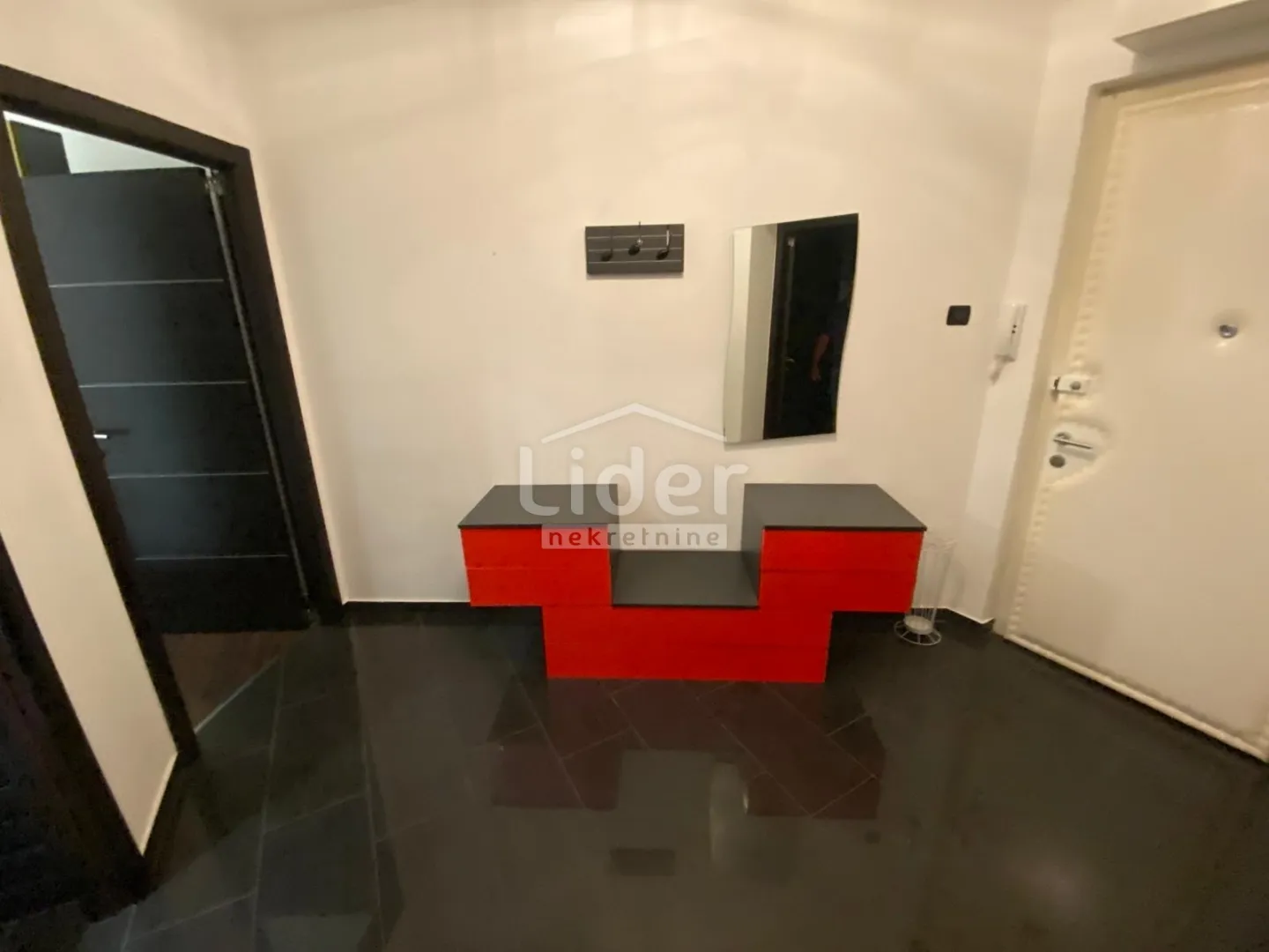 belveder, uređen i useljiv stan od 62,53m, balkon, 3.kat - slika 10