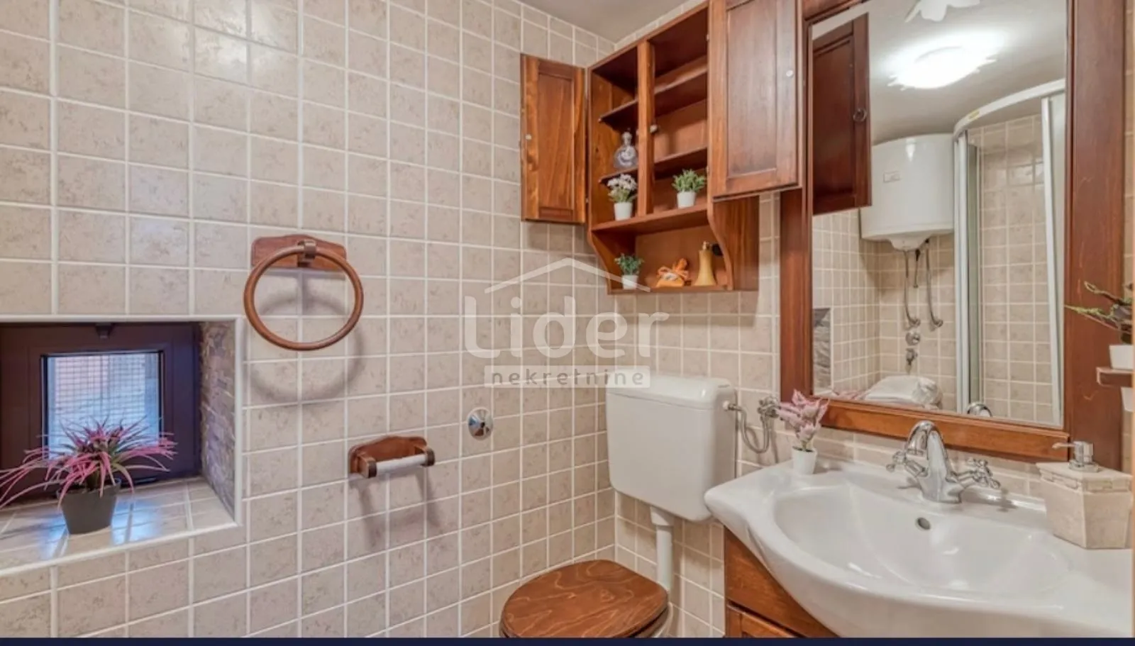 jušići stan sa studio apartmanom i terasom - slika 15