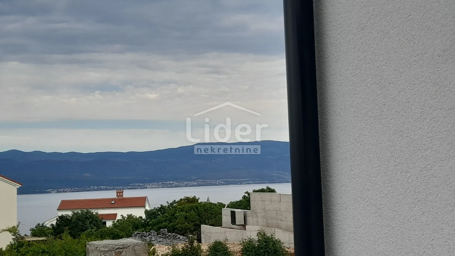 otok krk,vrbnik-samostojeća kuća s pogledom na more - slika 20