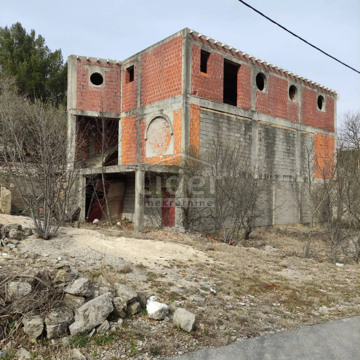 kruševo, roh-bau stambeno poslovna zgrada 300m2 - slika 2