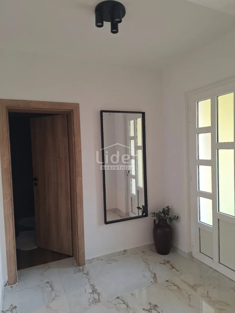 kuća sa dva stana, barbat - slika 12