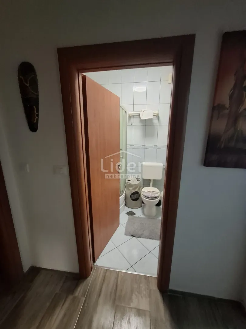 viškovo namješteni stan u prizemlju stambene zgrade - slika 10