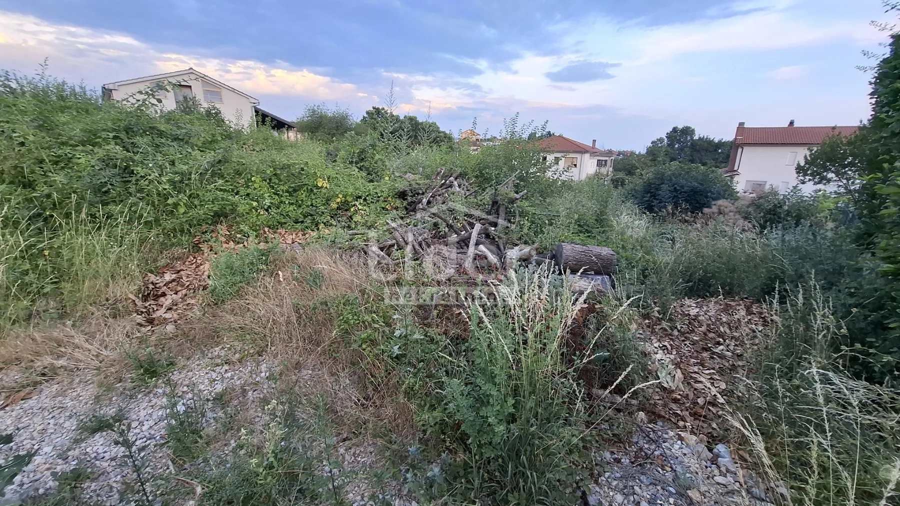 viškovo-1089m2centar,rijetkost na tržištu - slika 3
