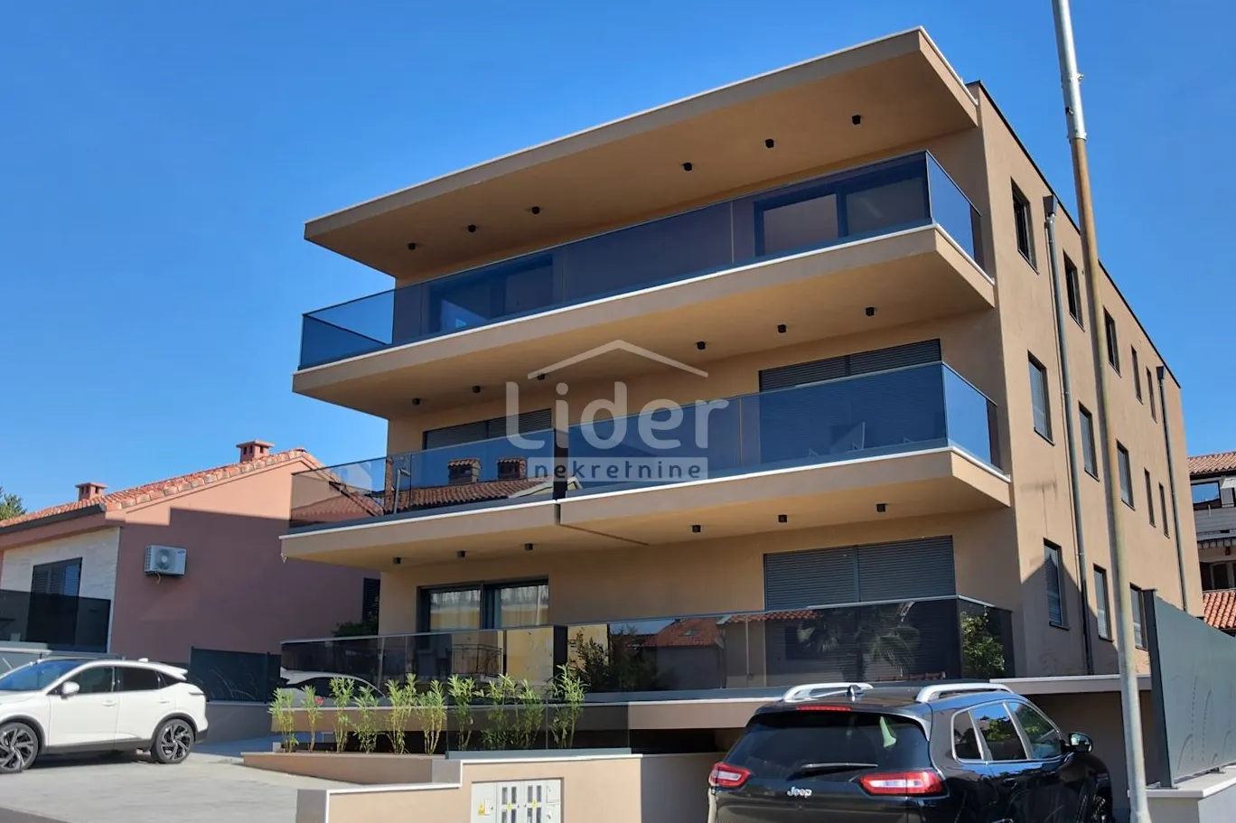 penthouse sa prekrasnim pogledom na top lokaciji! - slika 25
