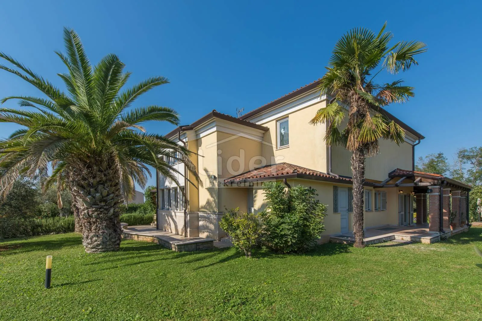 poreč-prekrasna vila na odličnoj lokaciji - slika 7