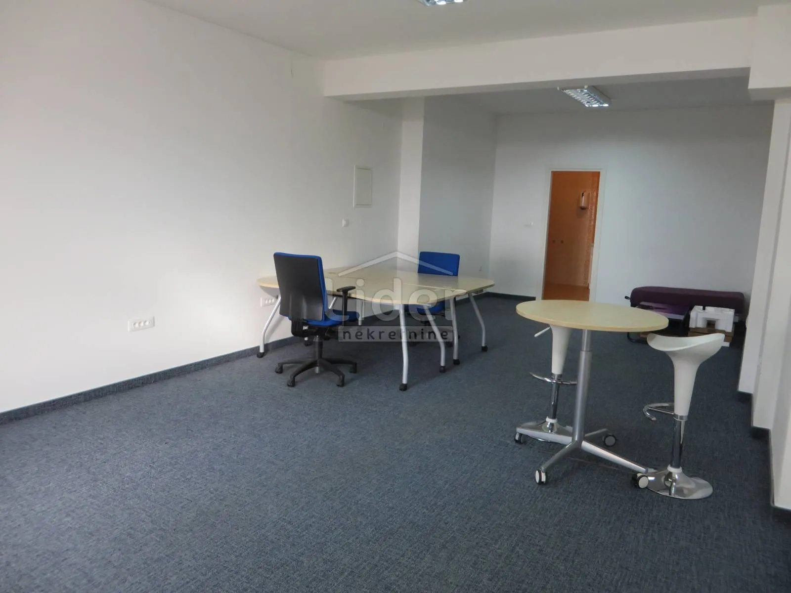 uredski prostor, 120 m2, sa parkingom - slika 4