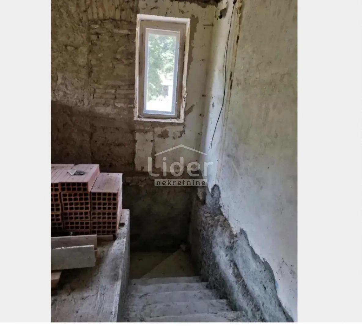 kuća za renovaciju, lič - slika 2