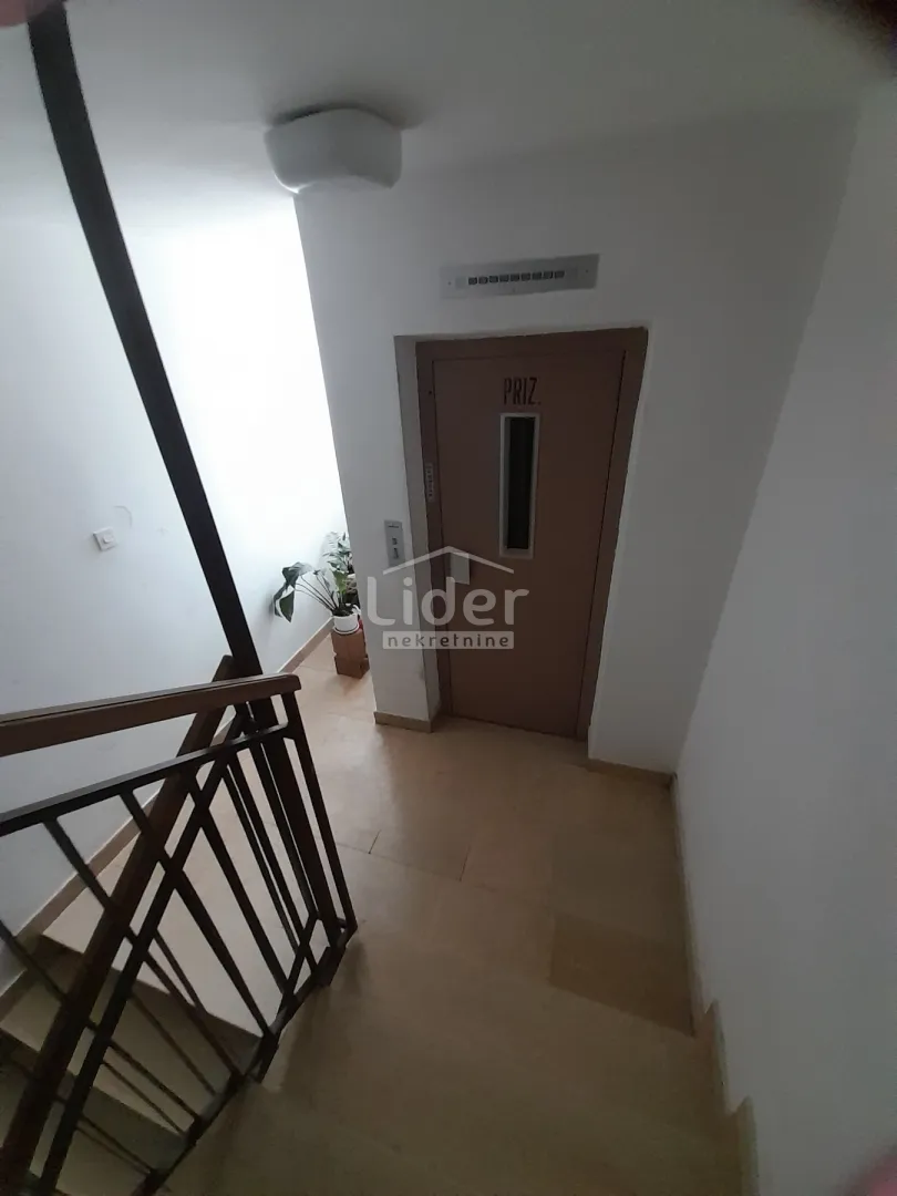 krnjevo stan 70m2, pogled more - slika 18