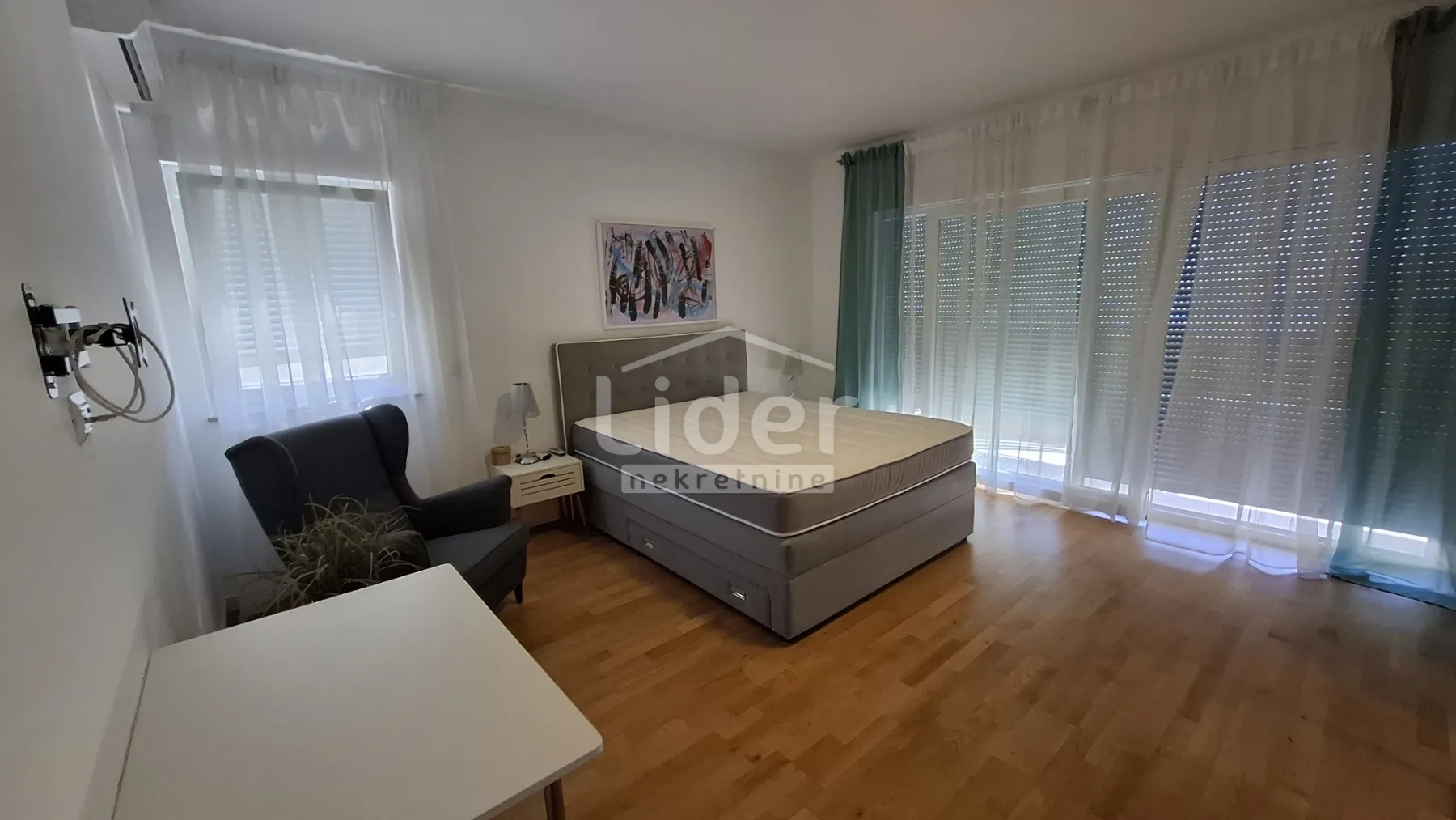 matulji-kuća sa tri apartmana - slika 15