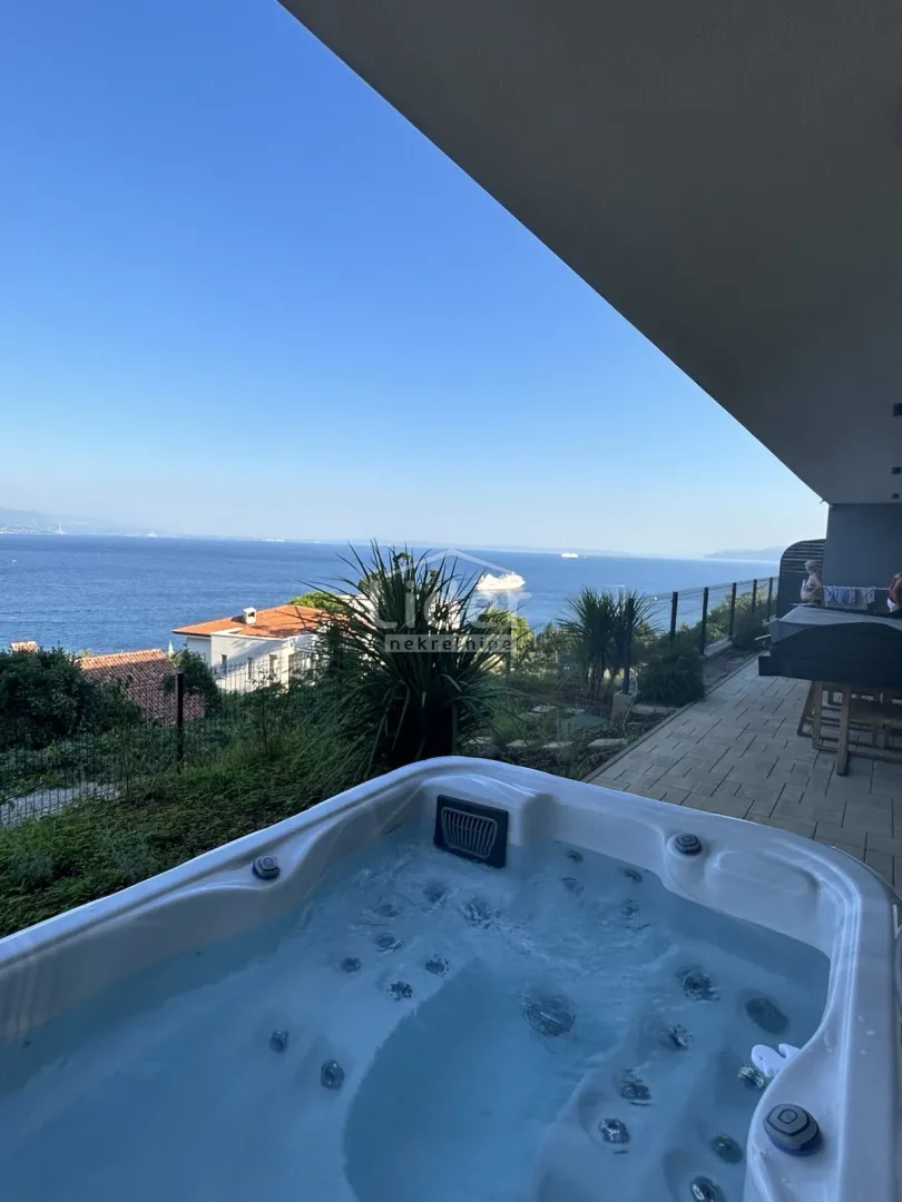 OPATIJA STAN 158m2 + 298M2 OKUĆNICE+ GARAŽA - Pobri, Opatija
