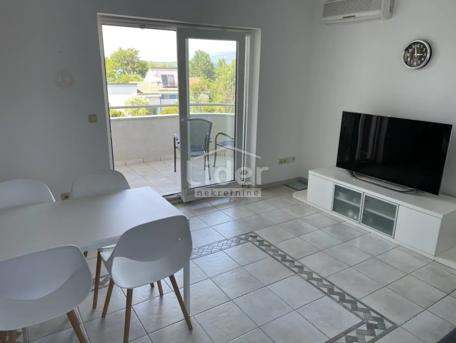 otok krk ,soline-apartman drugi red od mora 1sb+db - slika 5