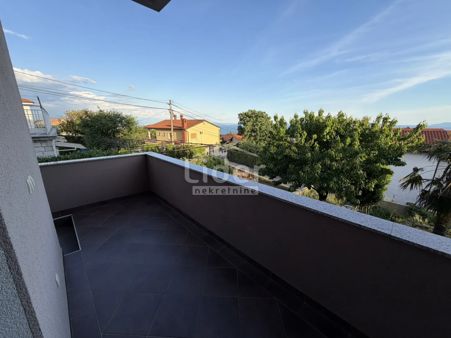 poslovne prostore 70m2 na mirnoj lokaciji iznajmljujemo - slika 25