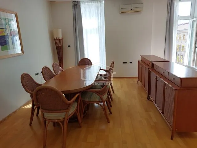 belveder-150m2,2s+db,3 balkona s pogledom na grad i more - slika 16