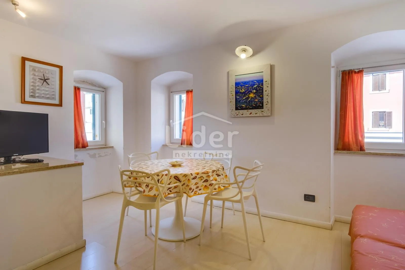 stan s pogledom na more i luku – veli lošinj - slika 11
