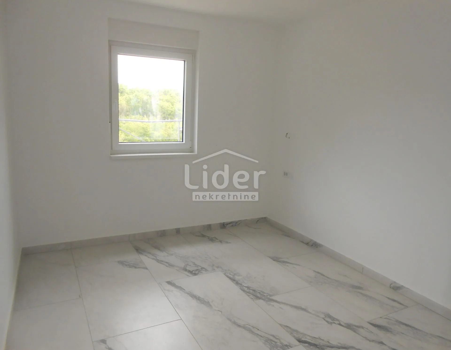 hlapa (otok krk) novi apartman s 2 lođe - slika 3