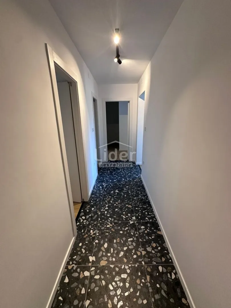 centar-stan za najam 2s + db - slika 10