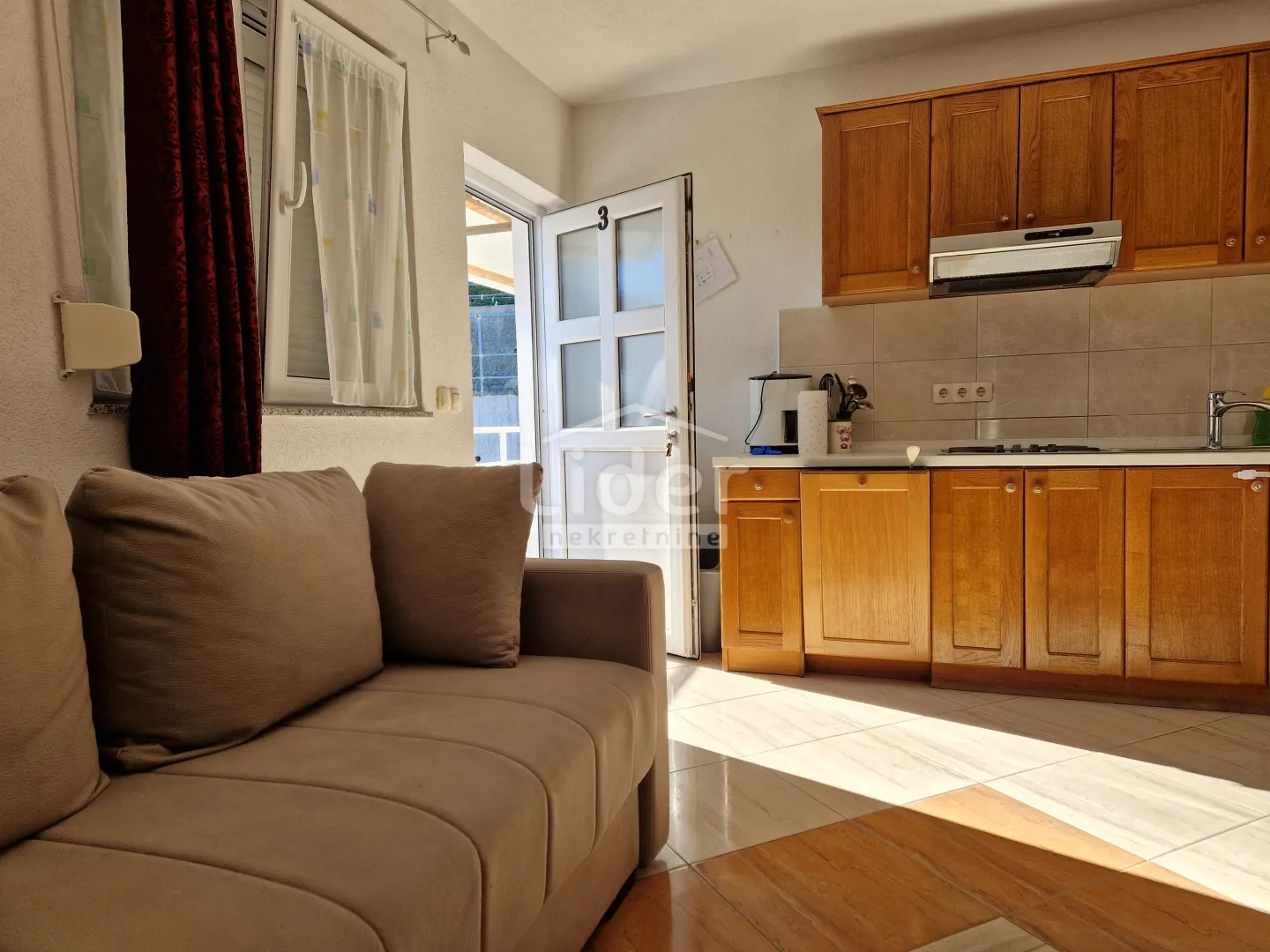 kuća u loparu sa 4 apartmana u blizini plaže - slika 6