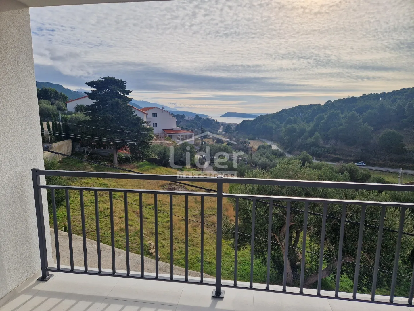 apartman u banjolu sa fantastičnim pogledom - slika 5
