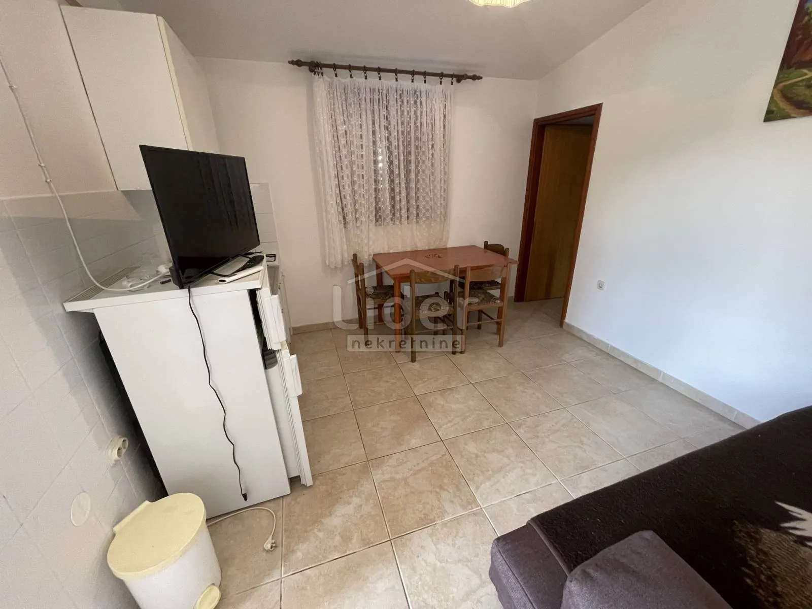 donji karin, kuću sa 5 apartmana prodajemo - slika 11