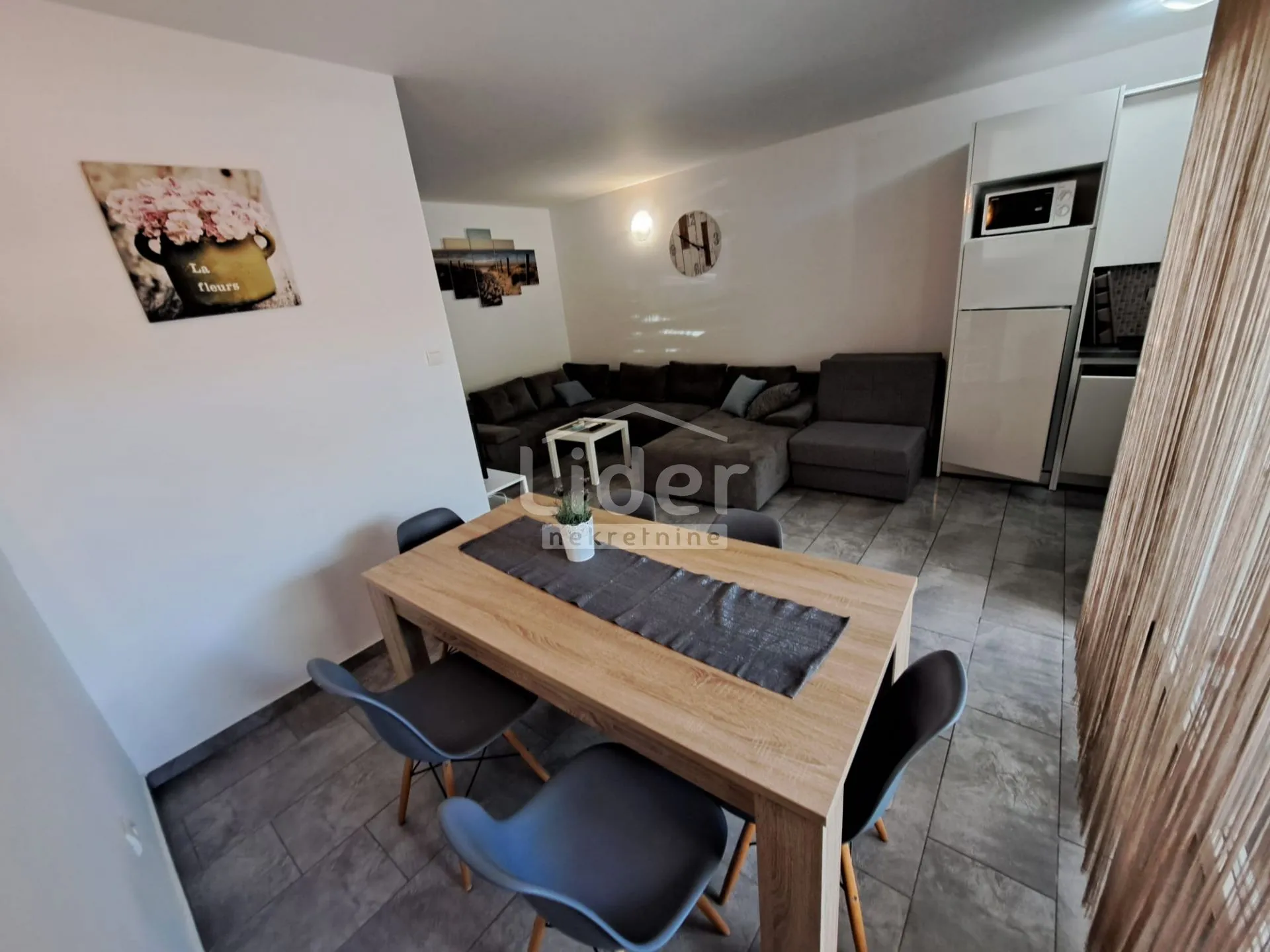 novalja stan 70m2, jacuzzi, blizina centra, škole i vrtića - slika 2