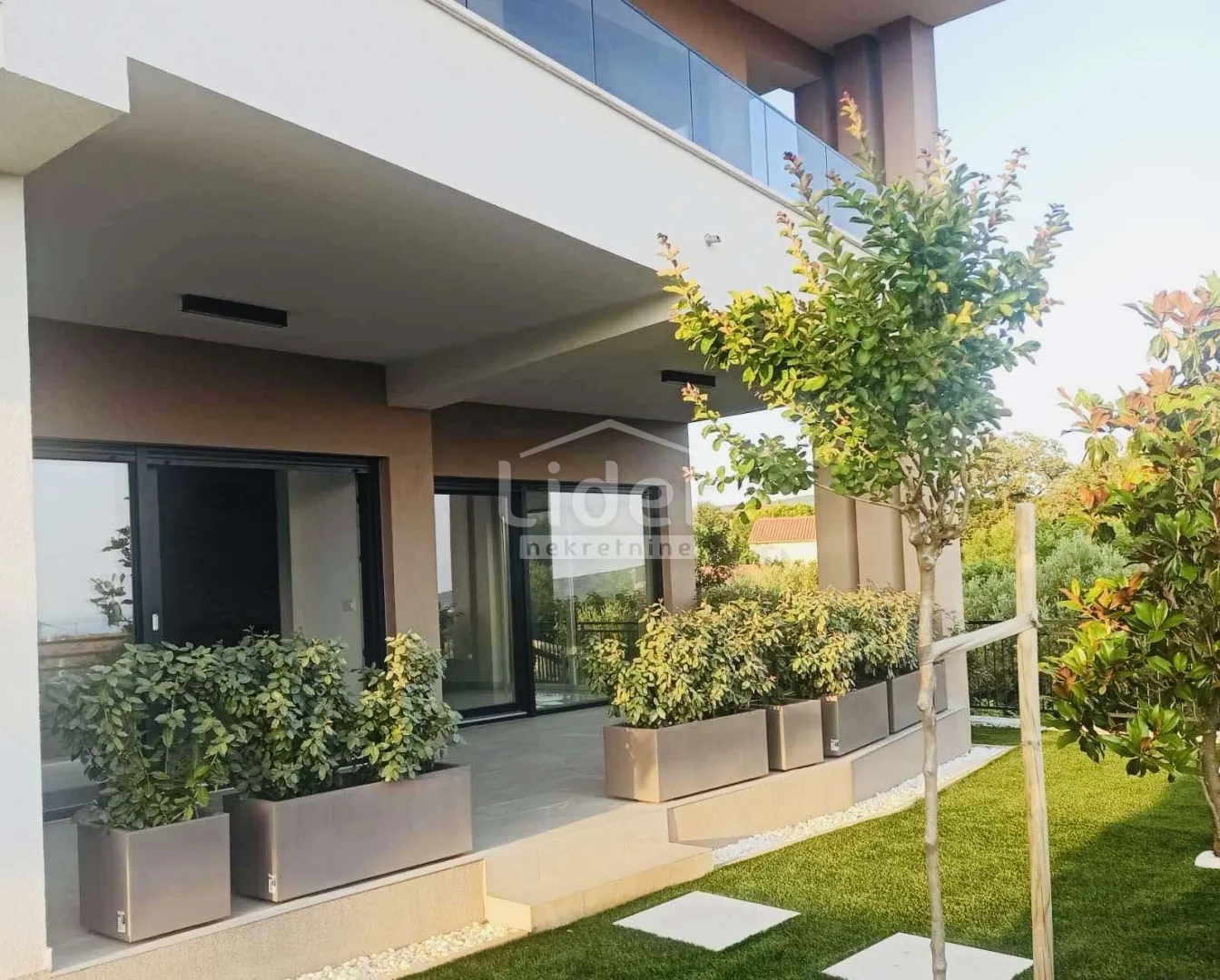 kornić (krk) nova vila s bazenom i pogledom na more - slika 3