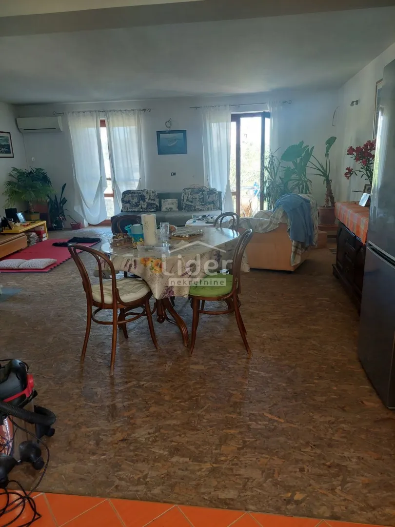 pomer, medulin, novija kuća 250m2 na samo 150m od mora - slika 21
