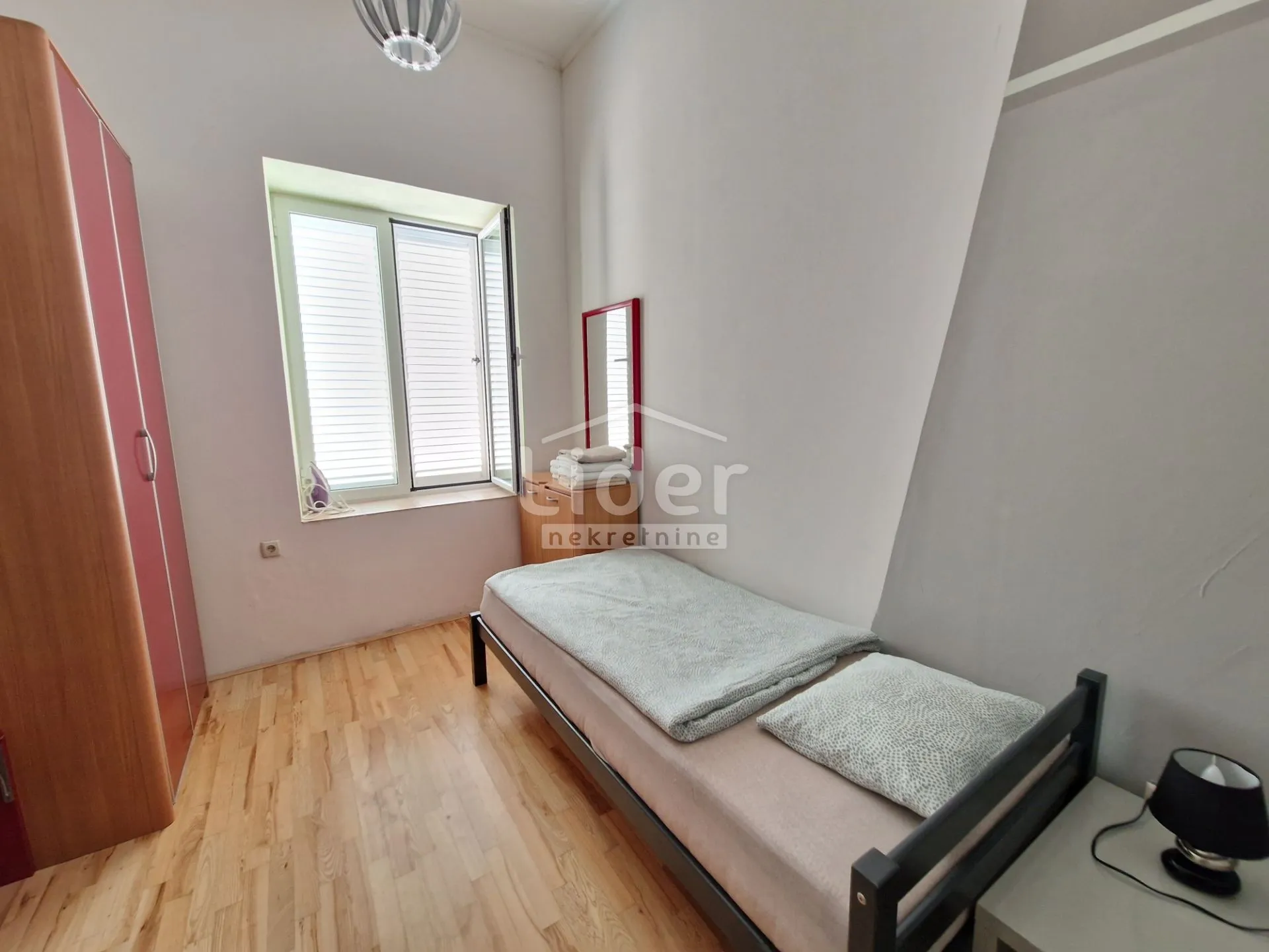 stan 55 m2, starogradska jezgra - slika 9
