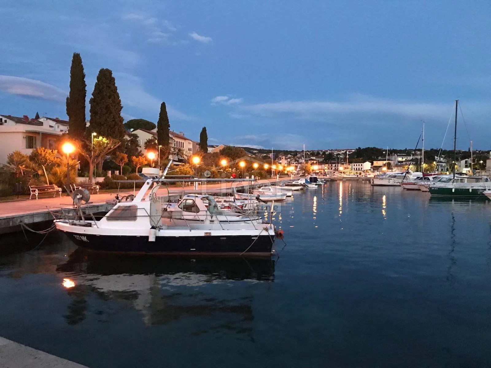 malinska, kuća p+1, 150m2, 577m2 okućnice, bazen - slika 24