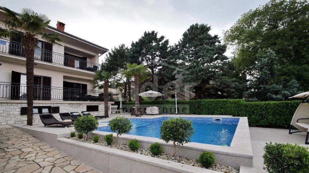 Malinska, kuća P+1, 150m2, 577m2 okućnice, bazen - Malinska, Malinska-Dubašnica