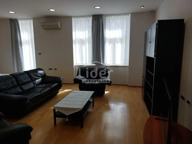 belveder-150m2,2s+db,3 balkona s pogledom na grad i more - slika 3